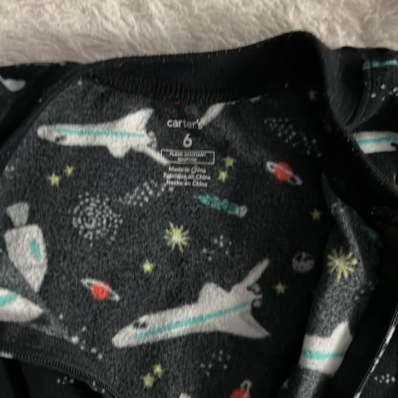 Carters full piece pjs - size 6 - Picture 4 of 5